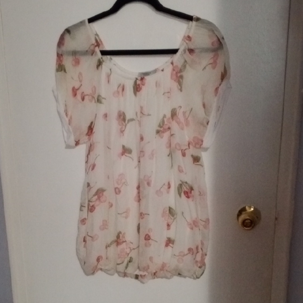 100%Silk Pit To Pit 23.White Relaxed Ruffled Short Sleeve Blouse